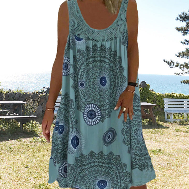 Vielseitiges Freizeitkleid für Damen. Ärmellos, leicht und ideal als Strandkleid für den Urlaub.