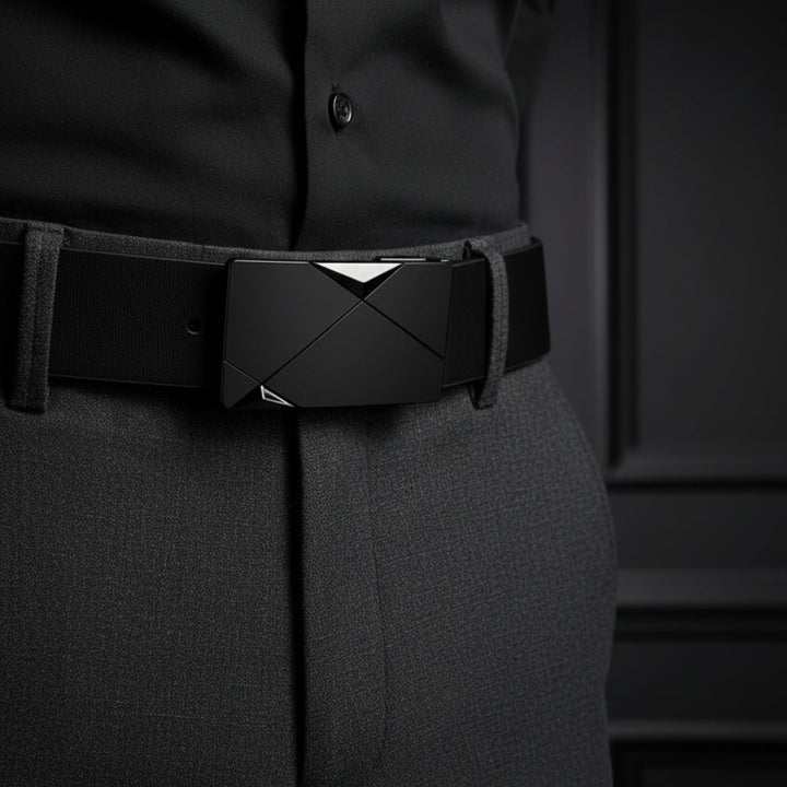 Vielseitiger Herren Gürtel, verstellbar und langlebig, mit automatischer Schließe für jede Garderobe.