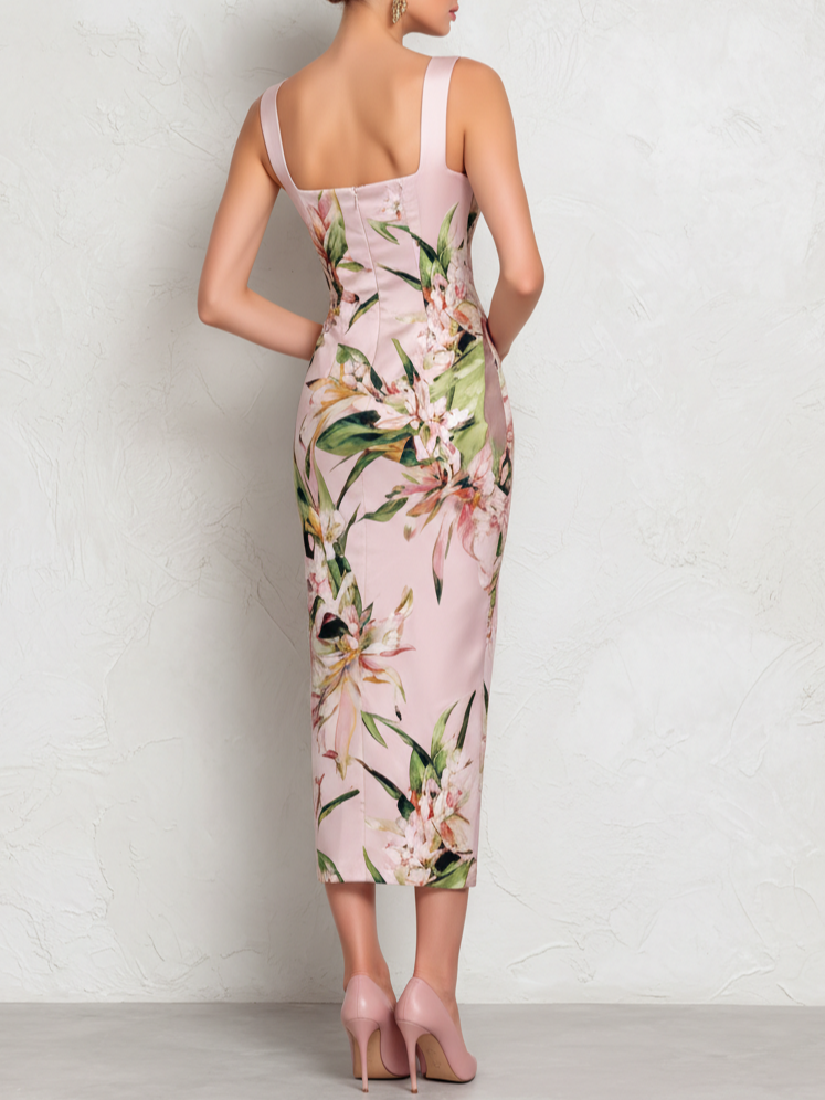 Tailliertes pinkes Damen Midikleid mit Blumenmuster und ärmellosem, quadratischem Ausschnitt.