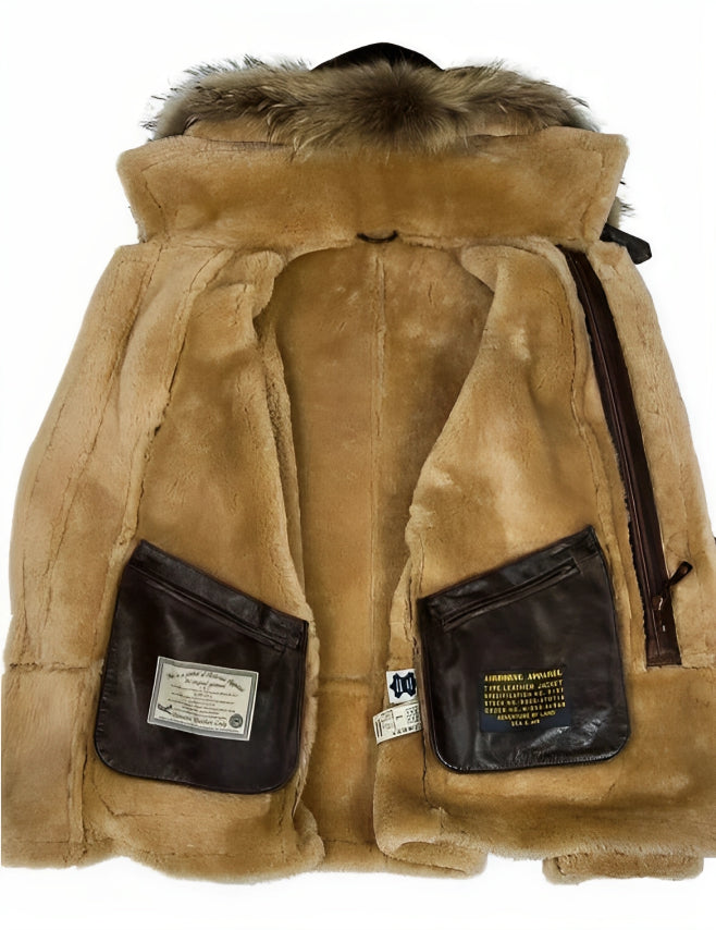 Profilansicht der Herren Winter-Bomberjacke mit warmem Futter und stilvollem Kragen.
