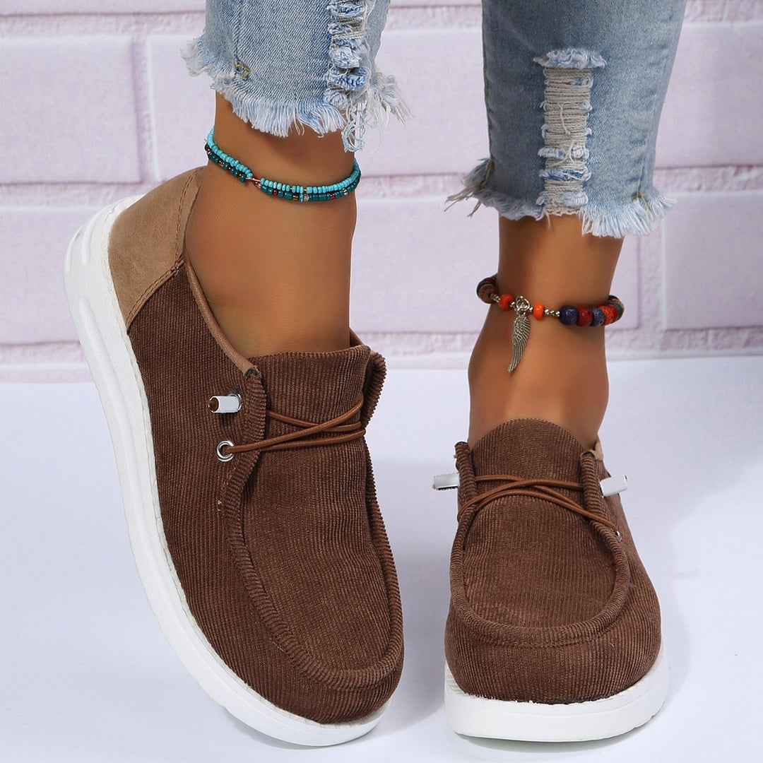 Bequeme Damen Walkingschuhe mit Elastikband für hohen Alltagskomfort. Ideal als Schlupfschuhe und Loafers.