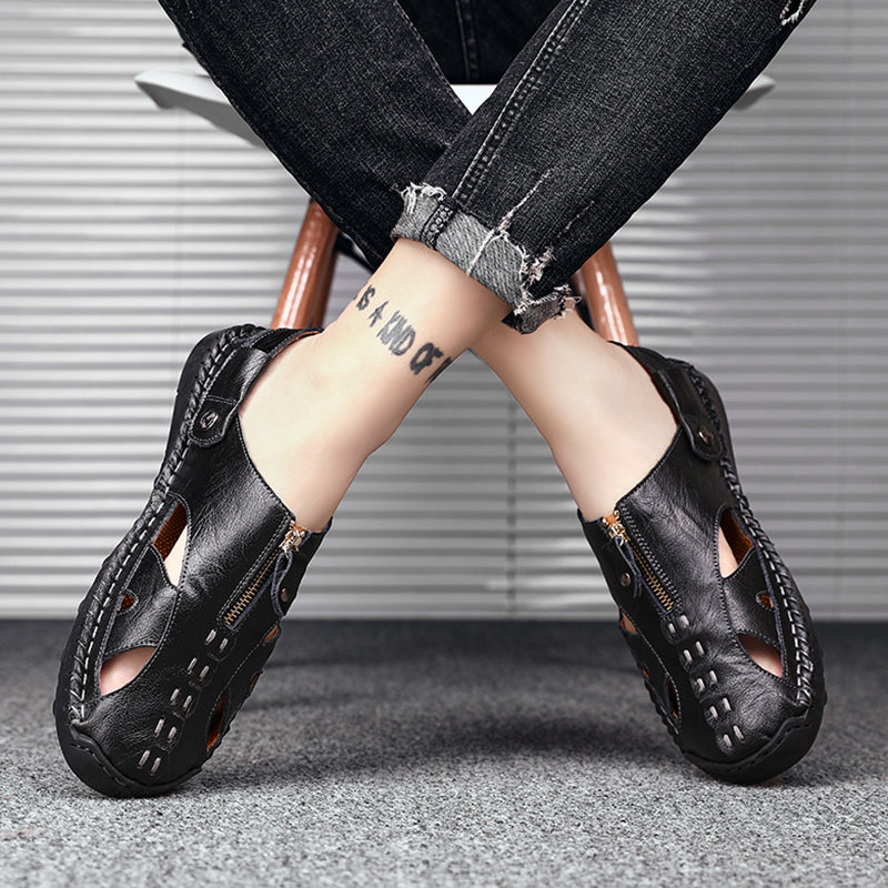 Vielseitige Herren Outdoor-Sandalen: Zehenschutz, anpassbare Passform, griffige Sohle.