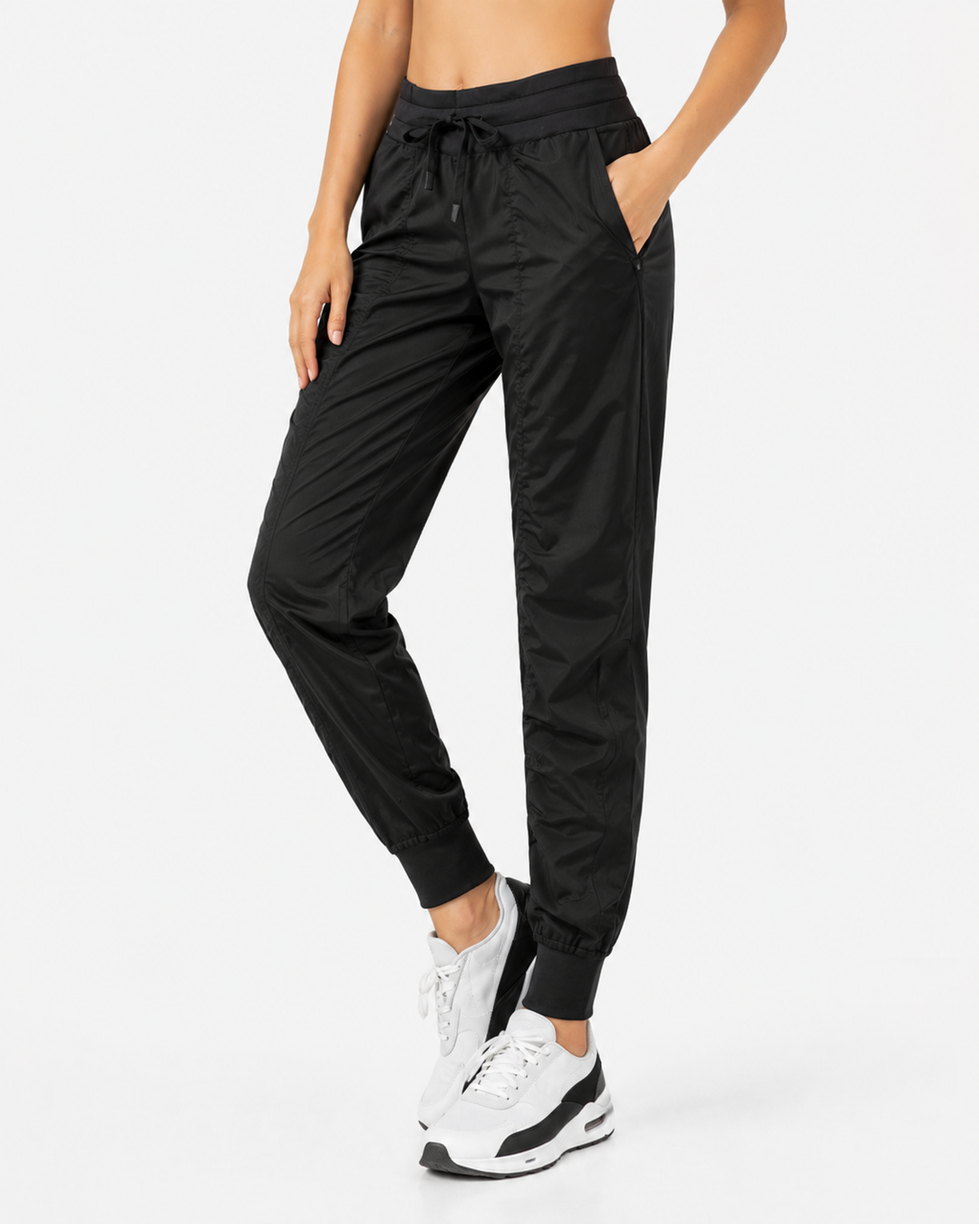 Hochfunktionelle Damen Activewear Jogginghose. Schnelltrocknend, dehnbar und faltenfrei für optimalen Sportkomfort.