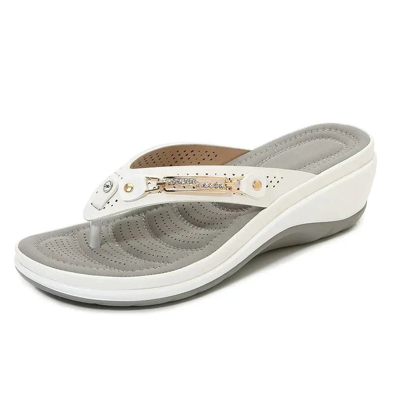 Orthopädische Damenpantoffeln Solelite mit weicher Sohle für Komfort. Ideal für Fußgesundheit und Alltag.