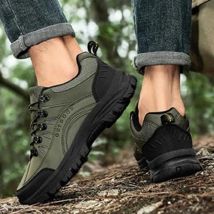 Atmungsaktive Herren Wanderschuhe für optimales Fußklima bei langen Wanderungen & Trails.
