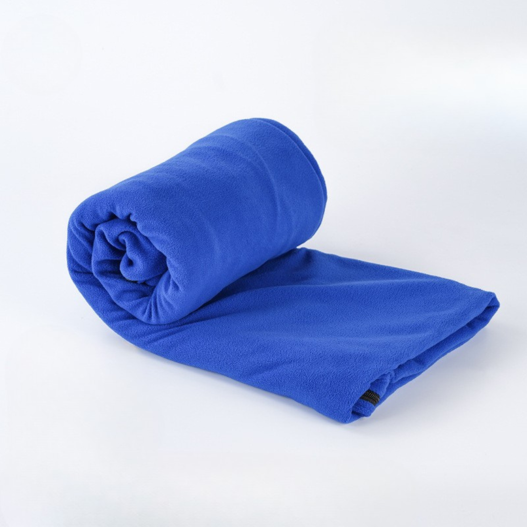 Offener Reise-Innensack, bereit für den Einsatz im Schlafsack oder als leichte Decke.