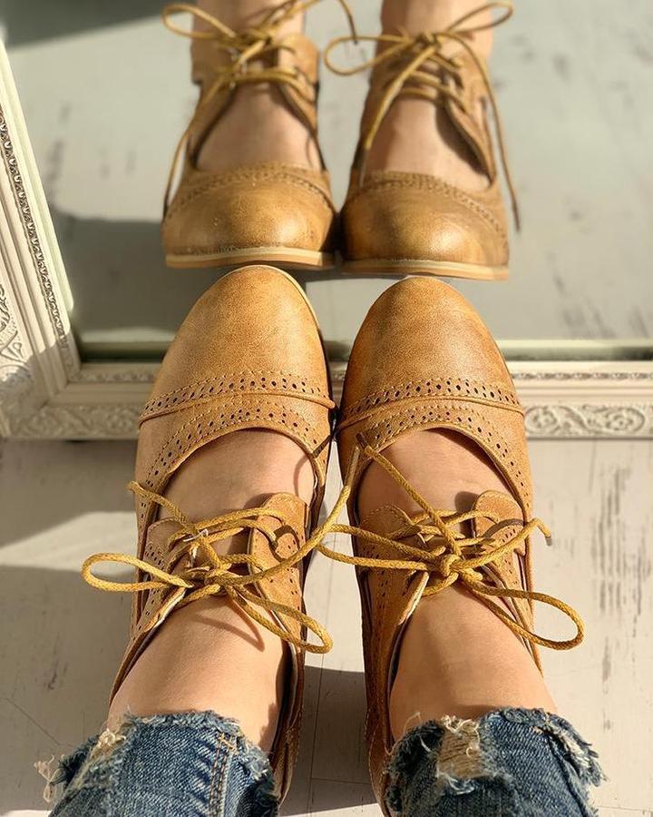 Bequeme orthopädische Damenschuhe "Felina" im Vintage-Look, Rückansicht mit unterstützendem Fersenbereich.