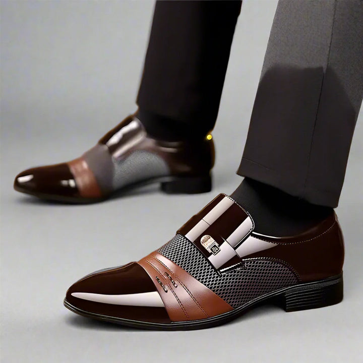 Elegante Herren Loafer in Schwarz, ideal für Business & Freizeit; hochwertige Schnallenschuhe.