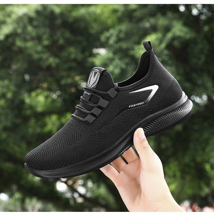 Komfortable orthopädische Herren Slip-On Walkingschuhe, gepolstert, sportlich, ideal für Alltag.