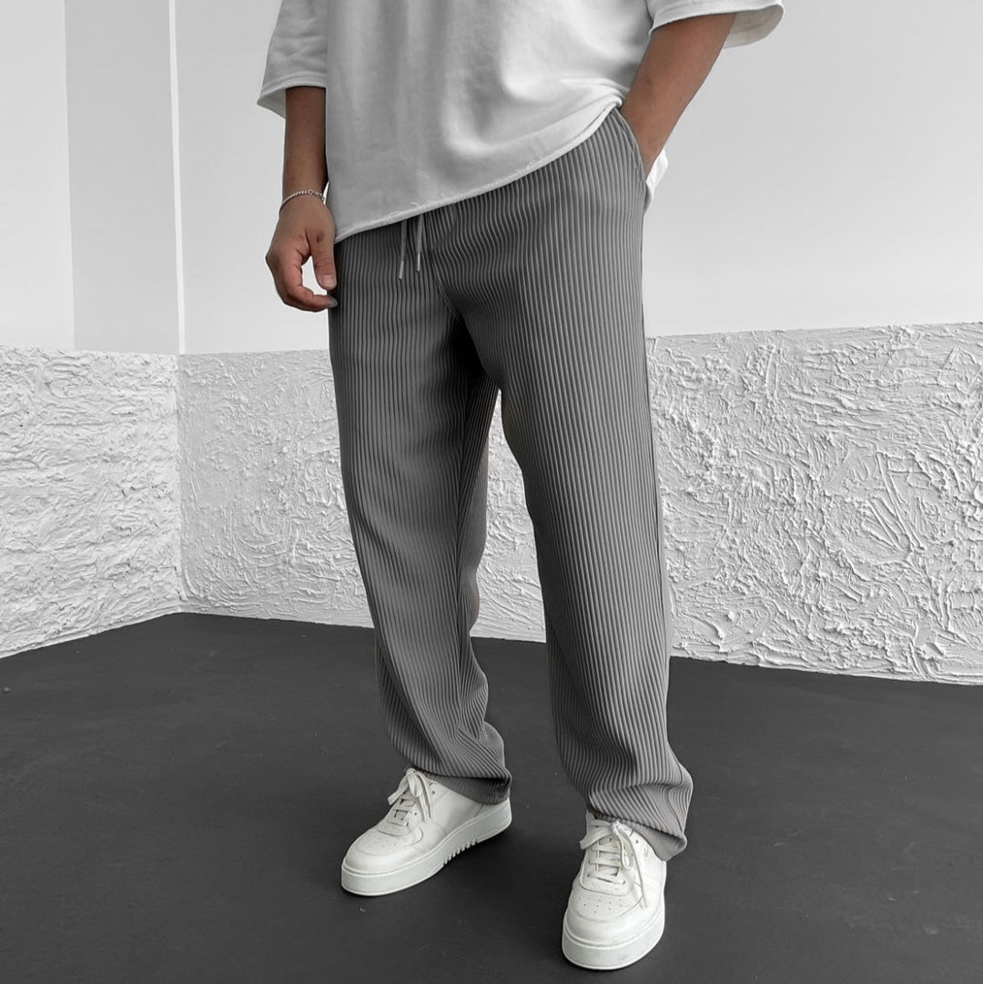 Komfortable Herren Strickhose mit Relaxed Fit. Perfekt als Jogginghose oder Alltagskleidung.