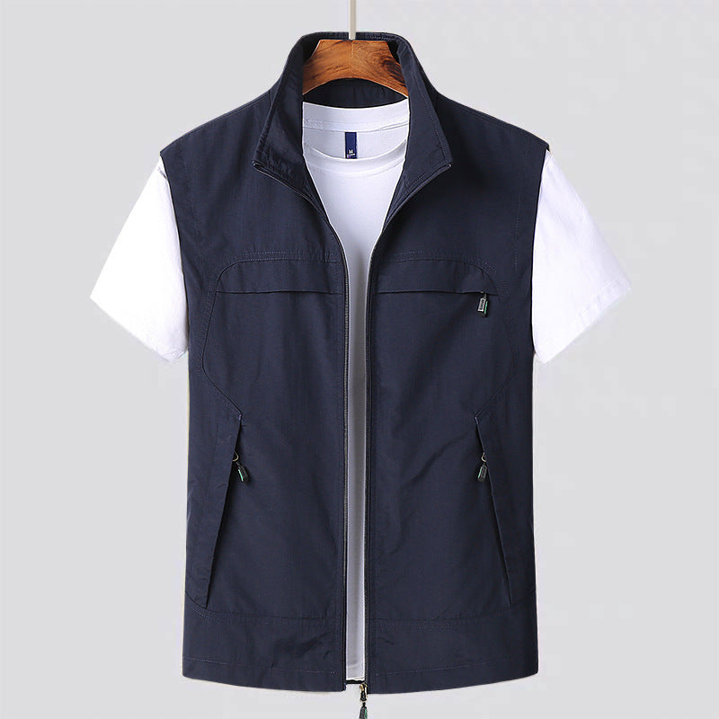 Fashion Herrenweste 9.2025 mit Reißverschluss, slim fit geschnitten, ein Must-have für Herbst- und Wintermode.