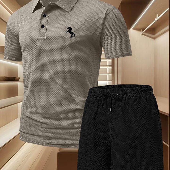 Frühling & Sommer Herren Polo Set: bequemes Poloshirt & Shorts für stilvolle Freizeit- & Urlaubslooks.