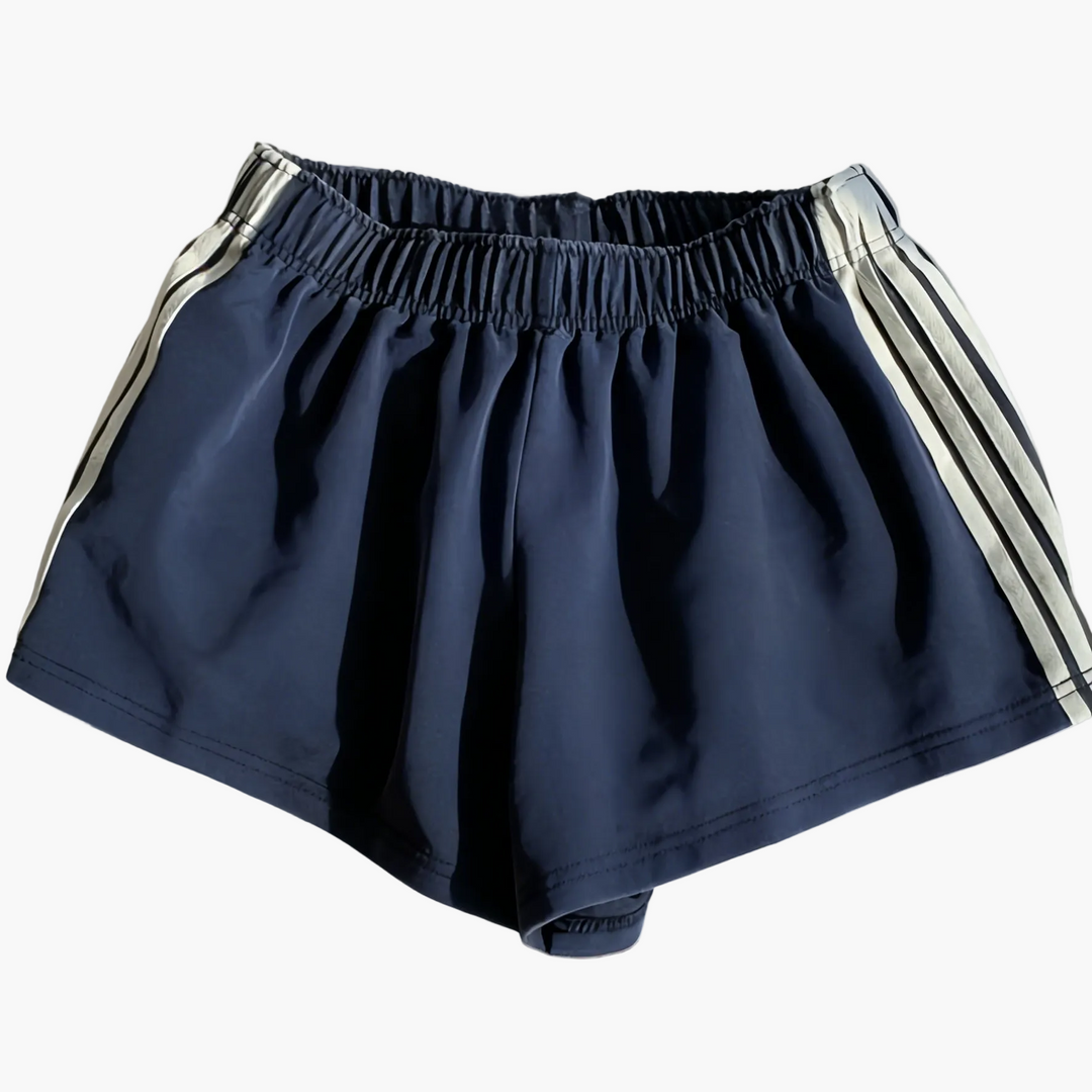 Damen Shorts gestreift. Komfortable Sporthose für Fitness, Yoga & entspannte Sommermomente.