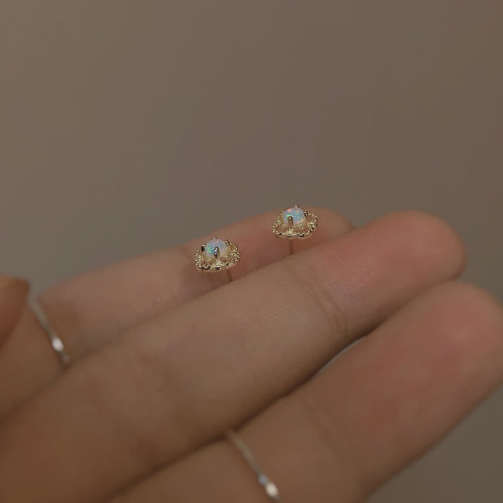 Edle Damen Vintage-Ohrringe mit Opal, perfektes Geschenk für Schmuckliebhaberinnen.