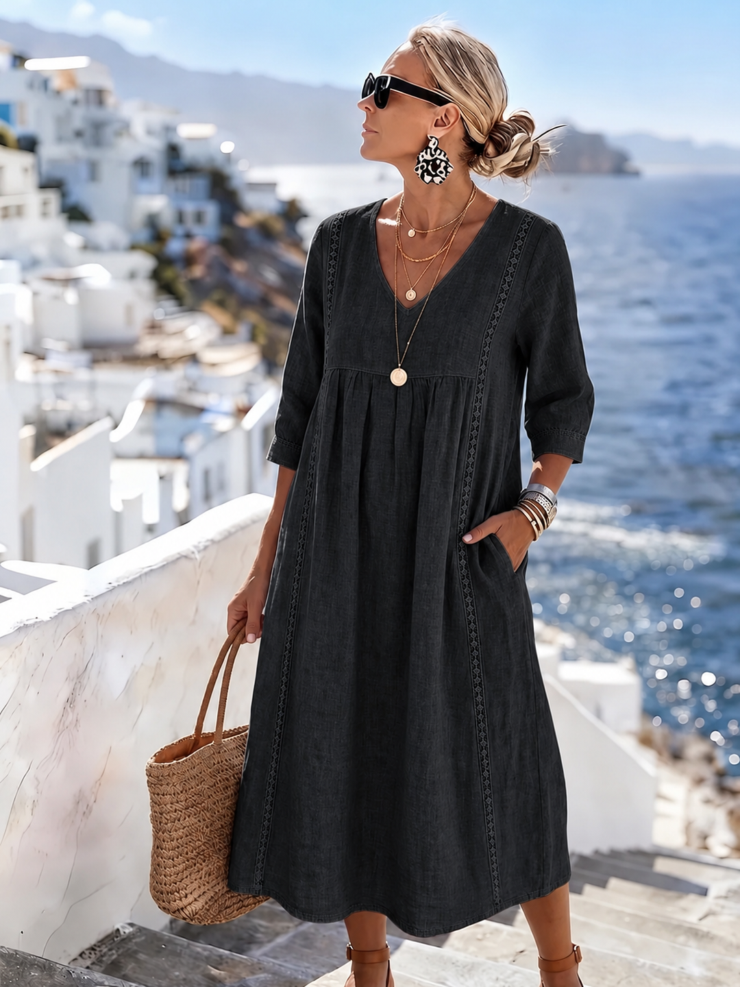 Modernes Damen Patchworkkleid mit zarten Spitzenapplikationen, V-Ausschnitt, Kurzarm, für elegante Alltagslooks.