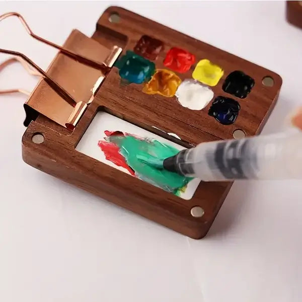 Vielseitiges Aquarell-Set mit 24 Farben. Unverzichtbarer Künstlerbedarf für DIY & unterwegs.