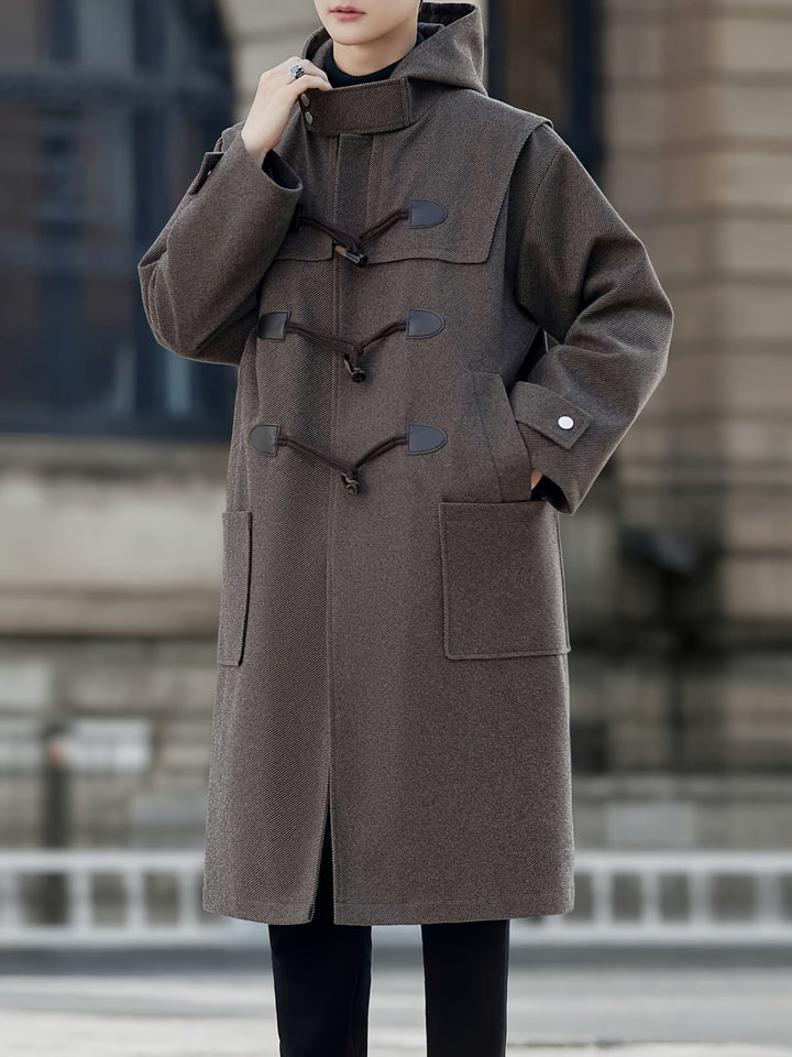 Seitliche Ansicht des Herren Dufflecoats mit Kapuze & Knebelverschluss, stilvolle Winterjacke.