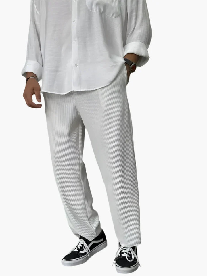 Beige Herren Freizeithose, feine Textur, luxuriöser Komfort für stilvolle Auftritte im Alltag & Büro.