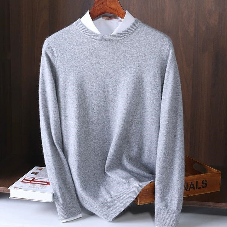 Bequemer Herren Rundhalspullover, langarm, vielseitig kombinierbar für einen modernen Alltagslook.