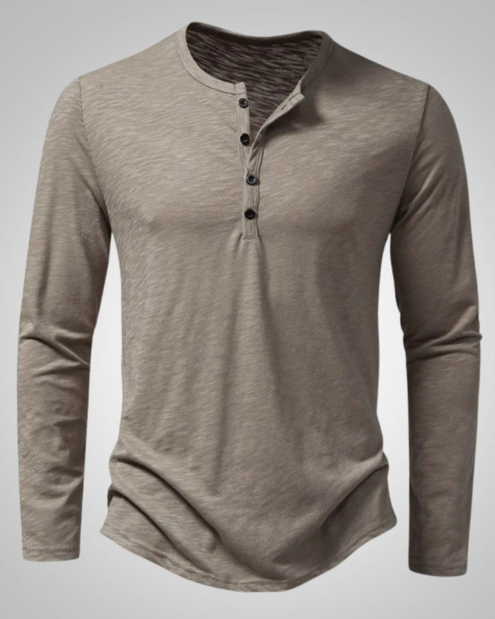 Zeitloses weisses Herren Slim Fit Henley Oberteil mit Knopfleiste für maximalen Komfort & Stil.