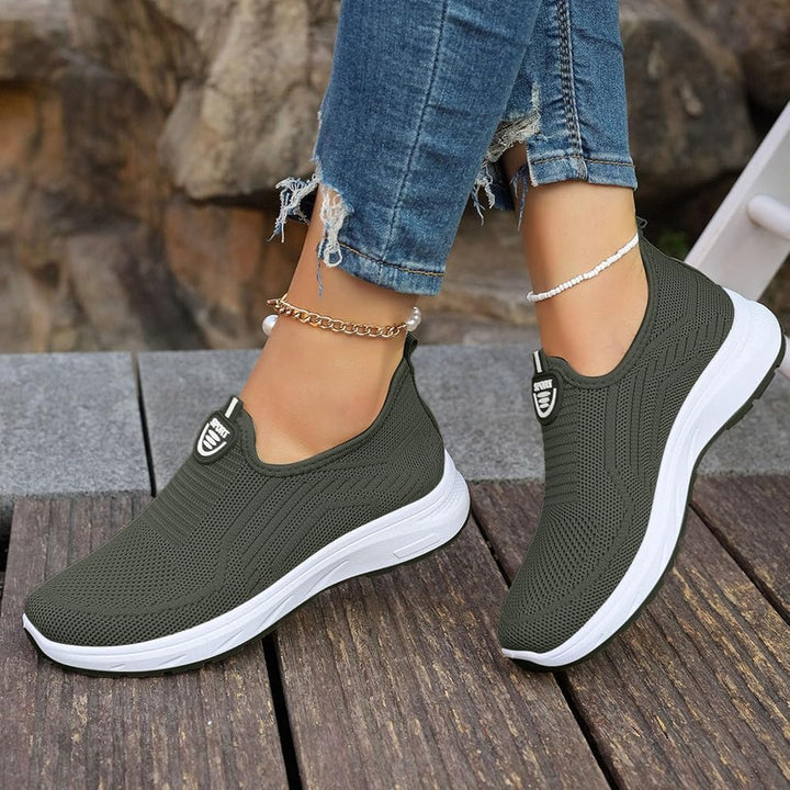 Vielseitige Damen-Sportschuhe: atmungsaktiv, orthopädisch unterstützend für maximalen Komfort bei Sport & Alltag.