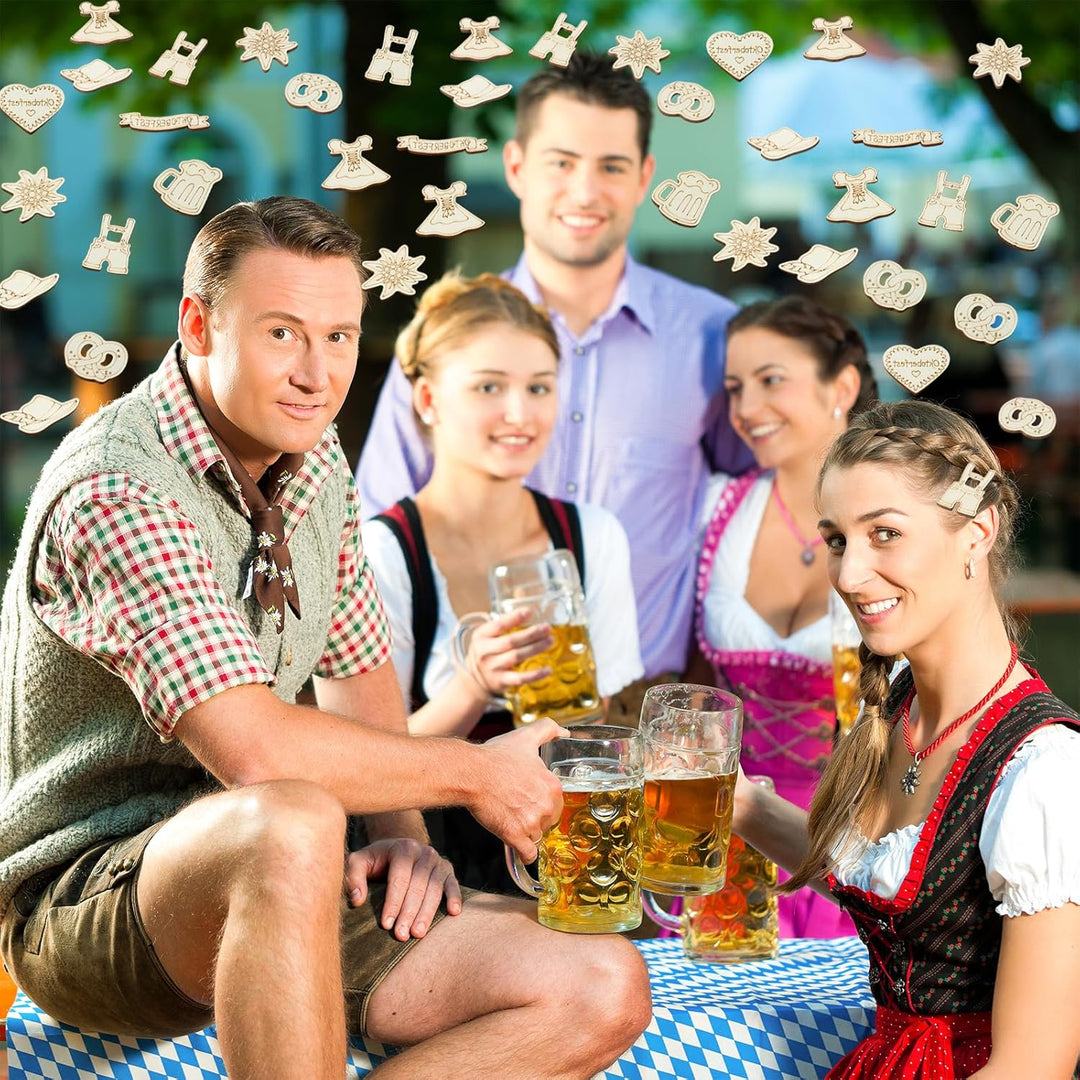 Nahaufnahme von 100er-Pack bayerischem Holzkonfetti, perfekte Streudeko für Oktoberfest-Tische und Dekoration.