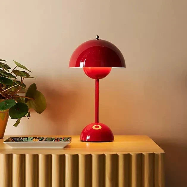 Schlichte LED Tischlampe, dimmbar, kabellos, modernes Stimmungslicht und Home Dekor.