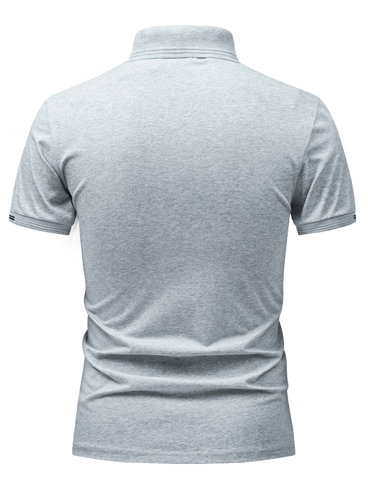 Luftiges Kurzarm Herren Poloshirt, perfekt für Sommer und warme Frühlingstage. Sportlich-eleganter Look.