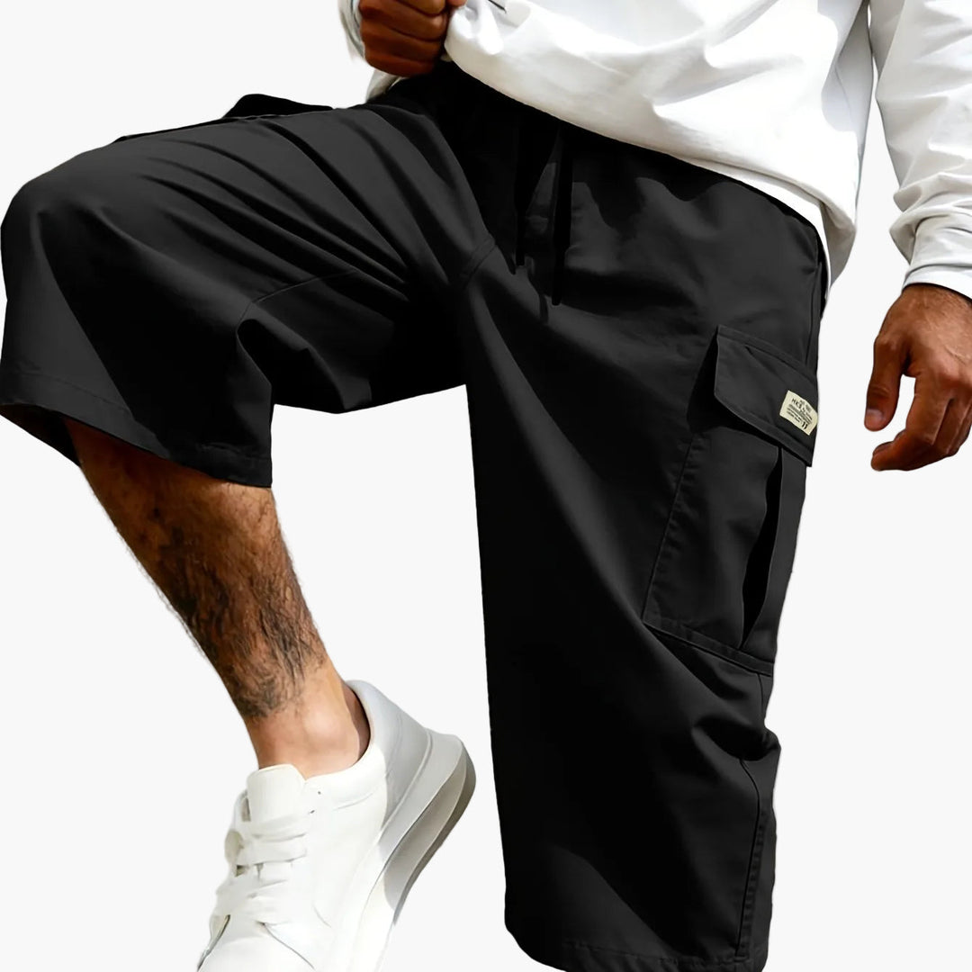Lässige Herren Bermuda Shorts im Cargo-Stil, bequem für Frühling & Sommer.