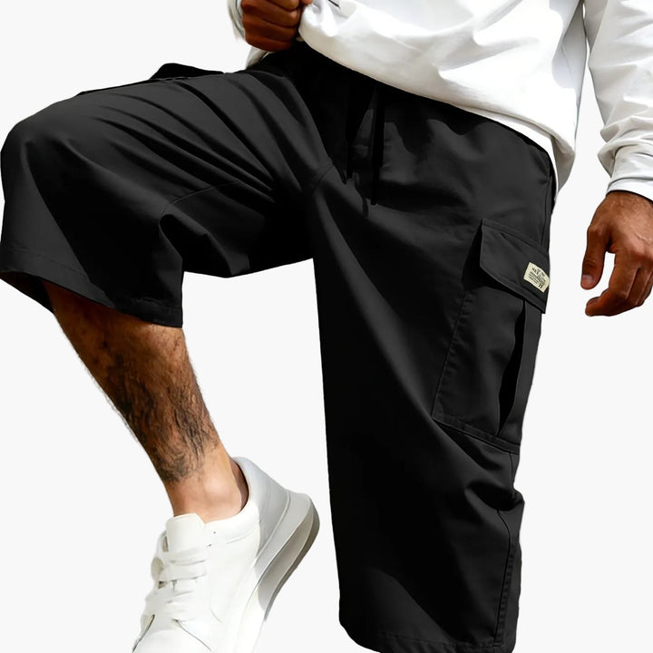Lässige Herren Bermuda Shorts im Cargo-Stil, bequem für Frühling & Sommer.