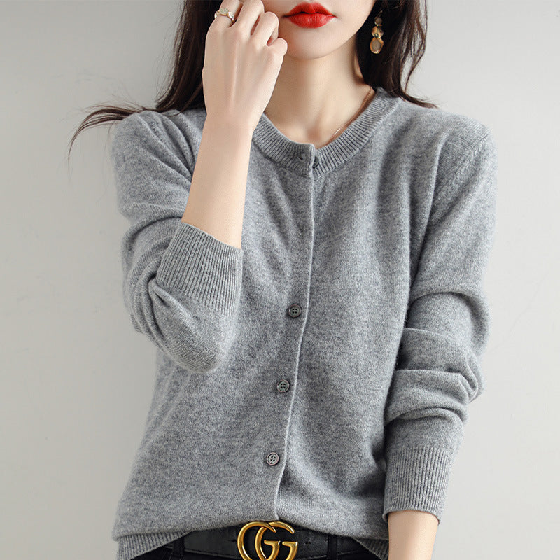 Lässige Damen Strickjacke für entspannte Tage, weich & bequem. Modisches Oberteil aus Strickmode.