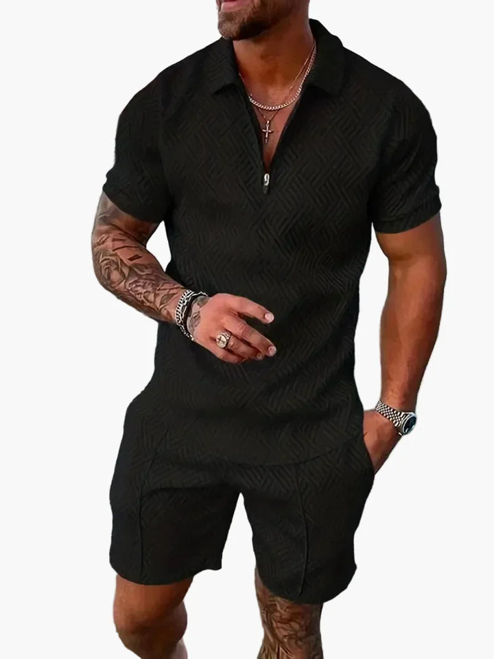 Modernes Herren Freizeit-Set mit Poloshirt & Shorts, perfekt für Sommer & Strand, sportlich-schick.