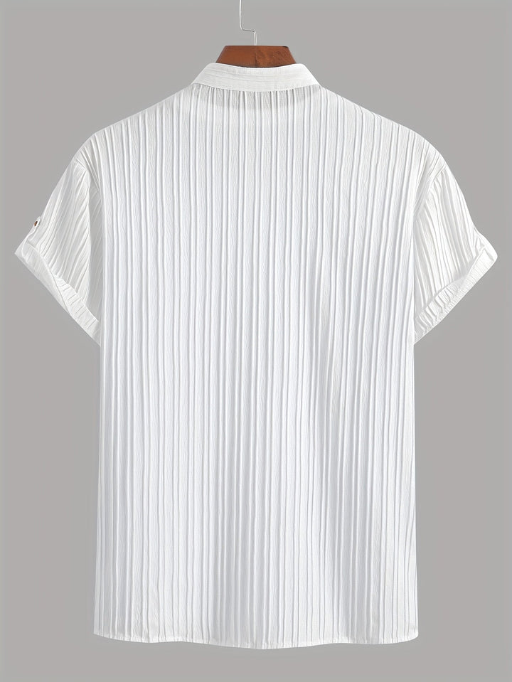 Modernes Herren Kurzarm-Freizeithemd mit Stehkragen und Strukturdesign für sommerliche Eleganz.