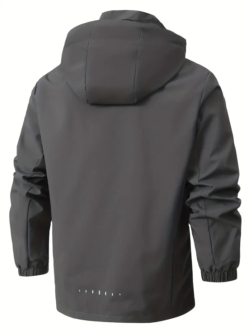 Herren Outdoor-Regenjacke Norberto, wasserdicht mit Kapuze, bietet optimalen Schutz bei Nässe.