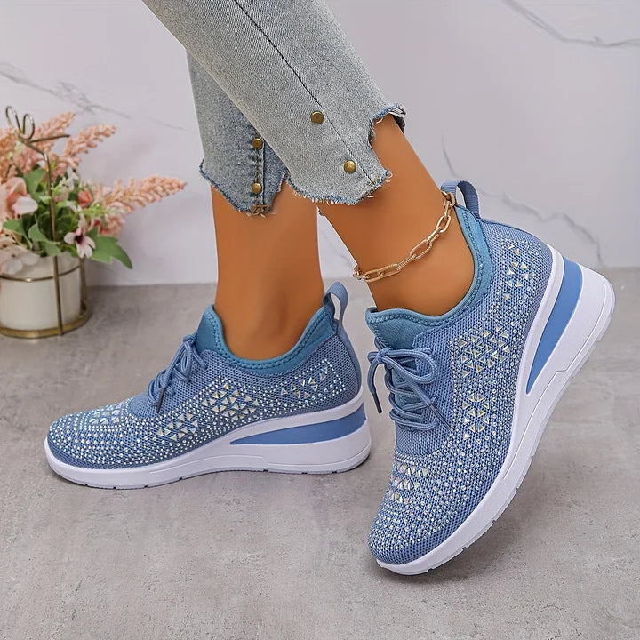 Ergonomische Damen-Walkingschuhe, orthopädisch, rutschfest und stützend für lange Spaziergänge.