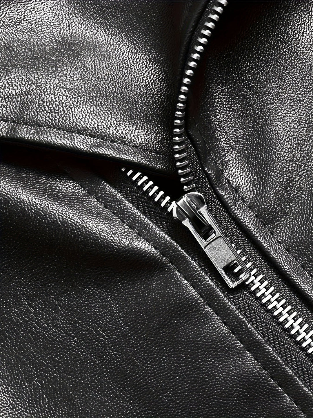 Trendige Herren Vintage Bikerjacke, schwarzer Lederlook, Urban-Stil, modische Übergangsjacke für Männer.