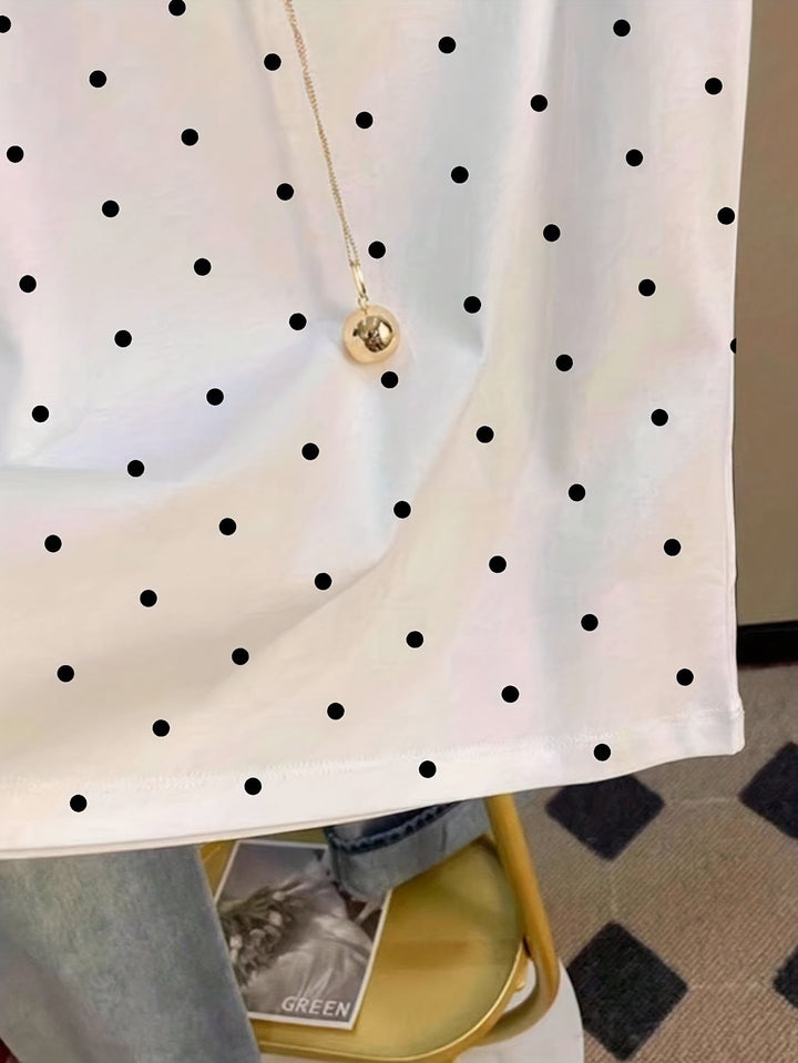 Vielseitiges Damen Rundhals T-Shirt mit zeitlosem Polka Dot Muster, ein Must-have für Ihre Garderobe.