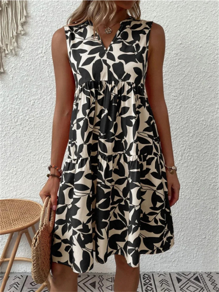 Knielanges Damen Sommerkleid in Blau, casual & elegant, mit Rundhals. Die vielseitige Wahl für Frauenmode.