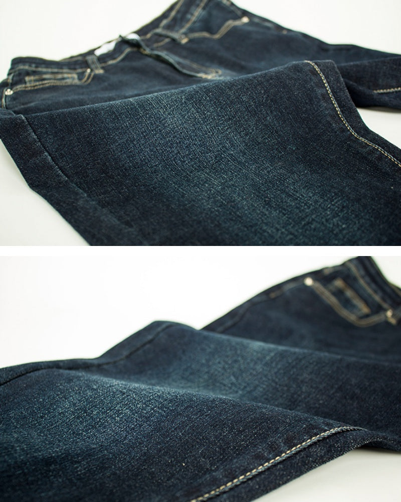 Detailaufnahme der blauen Damen Skinny Jeans, High Waist, mit dezenter Waschung und Nähten.