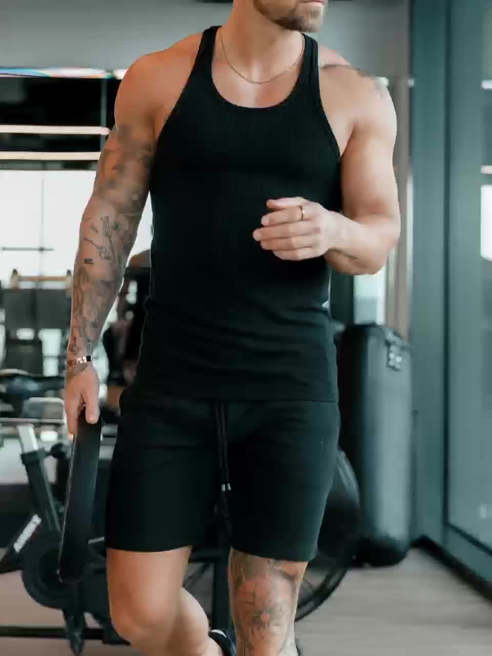 Stilvolles Herren Basic Tanktop Set, perfekt als Sport Shirt, Freizeit Shirt & Sommer-Oberteil.
