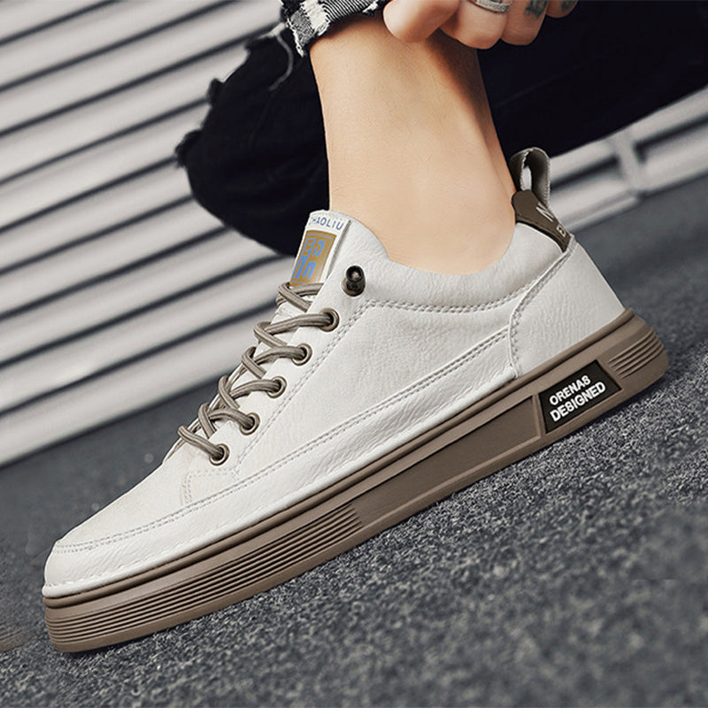 Stilvolle beige Herren Slip-On Sneaker, ideal für Alltag & Freizeit. Bequeme Low-Top Schuhe.
