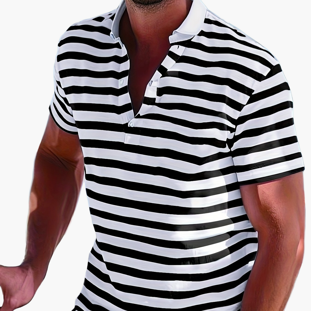 Trendiges Sommer Poloshirt für Herren, maritim gestreift, ideal für Freizeit & Urlaub.
