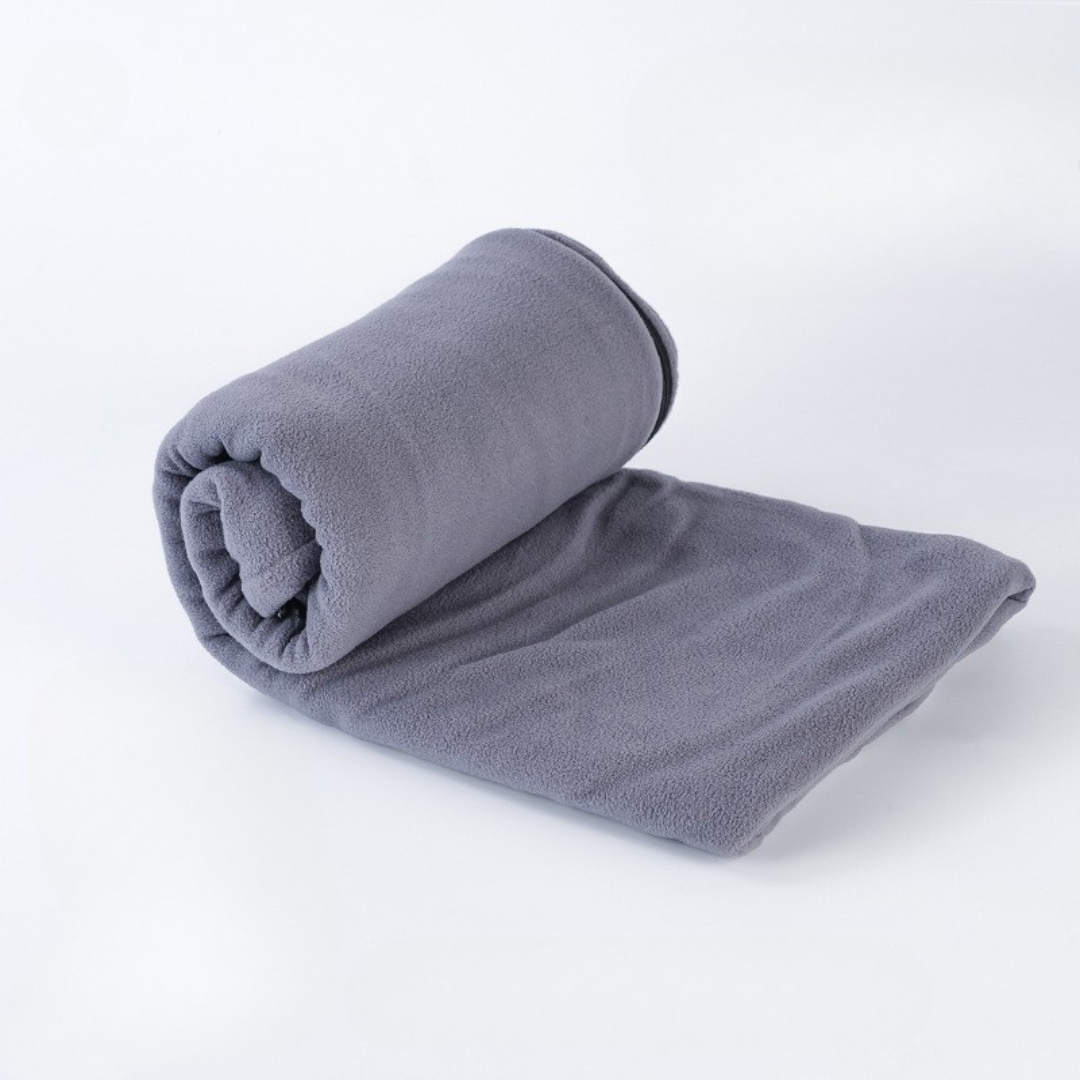 Erwachsenen-Schlafsack-Innensack in leuchtender Farbe, gut sichtbar im Gepäck oder Zelt.