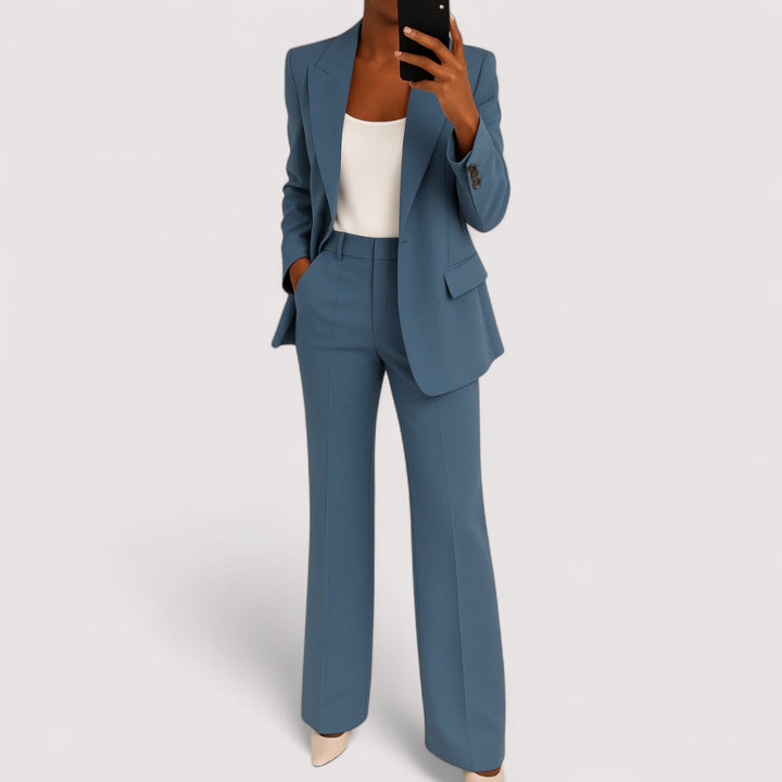 Eleganter Damen Zweiteiler: Stilvoller Anzug mit Blazer & Hose für Business und festliche Anlässe.