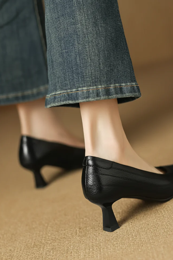 Vielseitige Damen Pumps mit spitzem Absatz; elegante Slip-On Schuhe, perfekt für Business, Partys & Abend.
