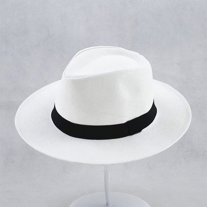 Fein gewebter Unisex Panama Hut. Klassischer, eleganter Sonnenschutz für warme Tage und Urlaube.