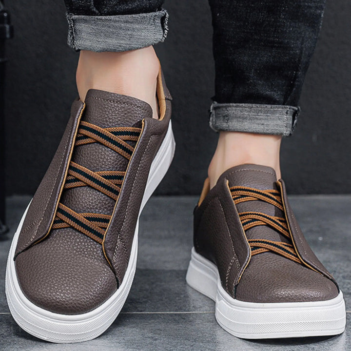 Modische Herren Slip-On Sneakers: Bequeme Freizeitschuhe für Männer. Stilvolle Casual Schuhe für jeden Tag.