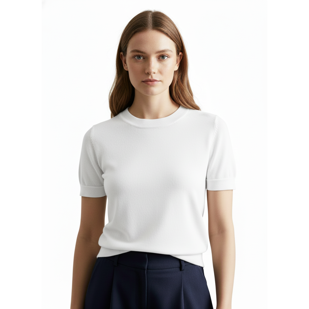 Weiches Baumwoll Damen T-Shirt, Slim Fit, Kurzarm & Rundhals. Tailliertes Oberteil für modernen Casual-Look.