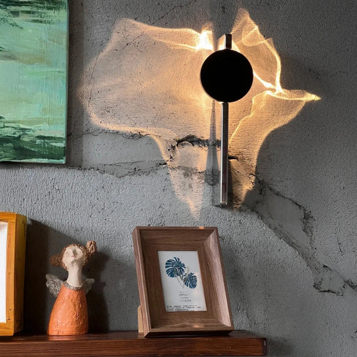 Indirekte LED-Wandbeleuchtung, warmes Licht für eine entspannte Wohnzimmer-Atmosphäre, energieeffizient.