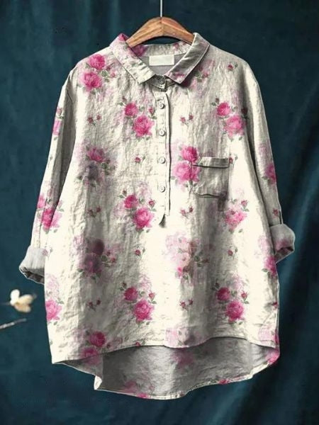 Fashion-Statement: Damen Bluse mit Blumenmuster, locker geschnitten, für einen modernen Auftritt.